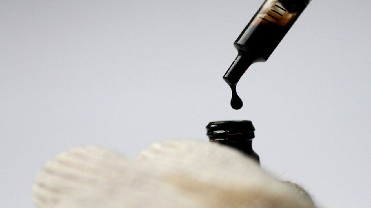 Crude oil futures trade steady, Brent inches towards $35/bbl levels Crude oil futures trade steady, Brent inches towards $35/bbl levels