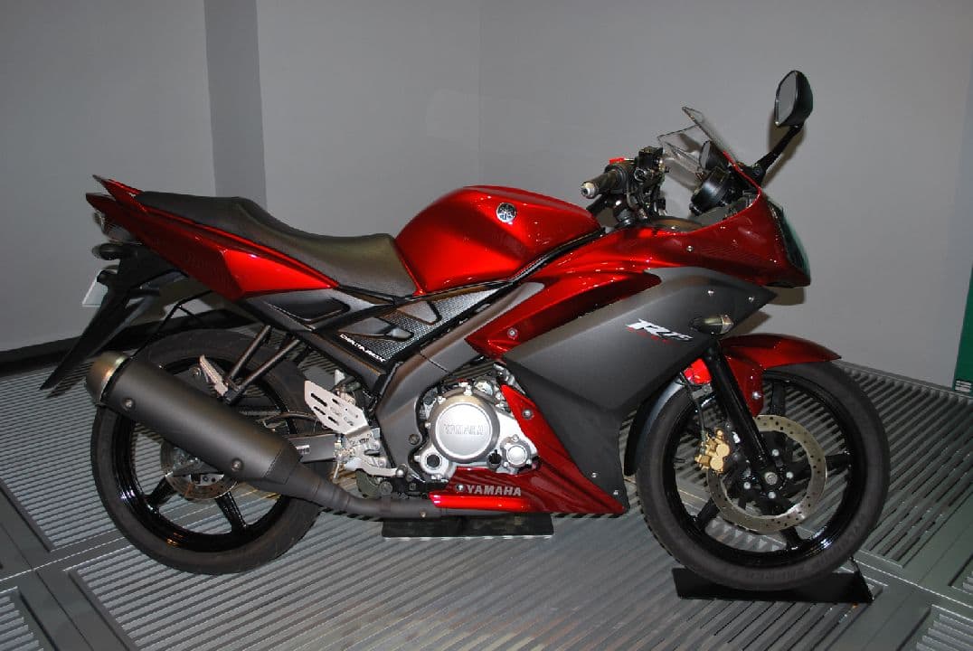 Yamaha_YZF-R15