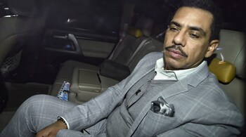 New Delhi: Businessman Robert Vadra leaves after appearing before Enforcement Directorate (ED) in a money laundering case, in New Delhi, Wednesday, Feb 6, 2019. (PTI Photo/Ravi Choudhary) (PTI2_6_2019_000209B)