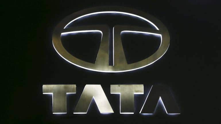 Tata Motors launches compact truck Intra priced at Rs 5.35 lakh - The  Economic Times