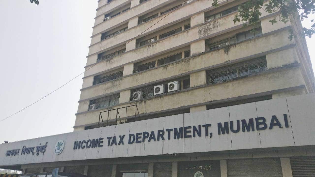 I-T dept conducts searches at 40 premises of Everest Spices I-T dept conducts searches at 40 premises of Everest Spices