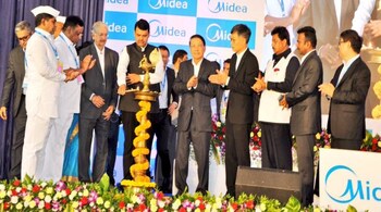 He Xiangjian (Centre) (Image: PTI)