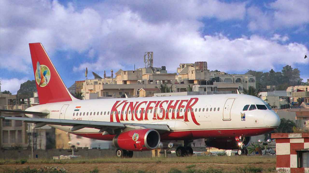 Kingfisher Airlines | 2005-2013 | Founded by liquor baron Vijay Mallya, Kingfisher was based in India, even though 50 percent stake rested with United Breweries Group of the UK. The airline ran consistent losses since it was launched, which caught up with it in 2012. Mallya fled to the UK to dodge creditors. (Image: Wikimedia)