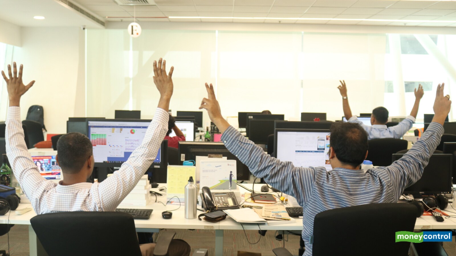 Desk moneycontrol sales