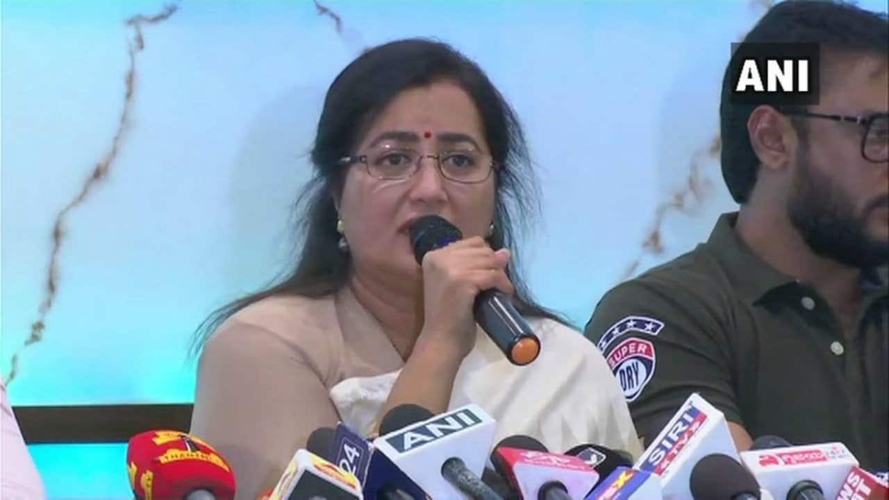 Cash, caste and cinema define Mandya as contest between the Gowda heir and yesteryear actor Sumalatha heats up