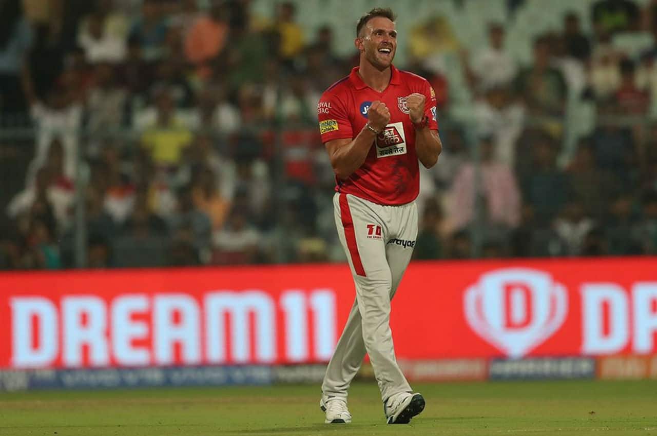 KXIP pacer Mohammed Shami dismissed the other KKR opener Chris Lynn in the third over and Viljoen then put an end to Narine's assault getting him caught by KL Rahul for 24. KKR were 36/2 as Narine walked back. 