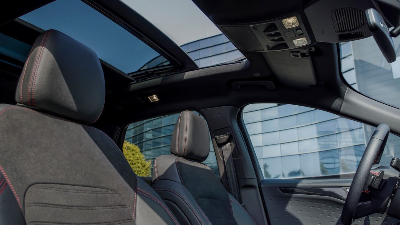 2019_FORD_KUGA_PANORAMIC_ROOF