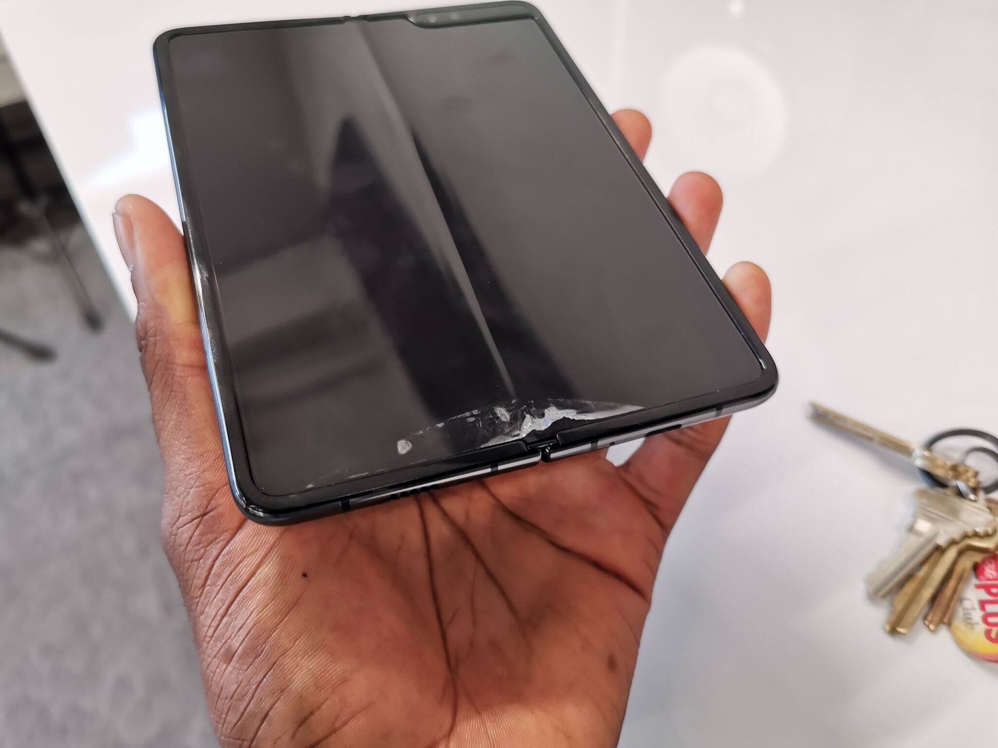 Samsung Galaxy Fold's screen is breaking already before going on sale, company responds
