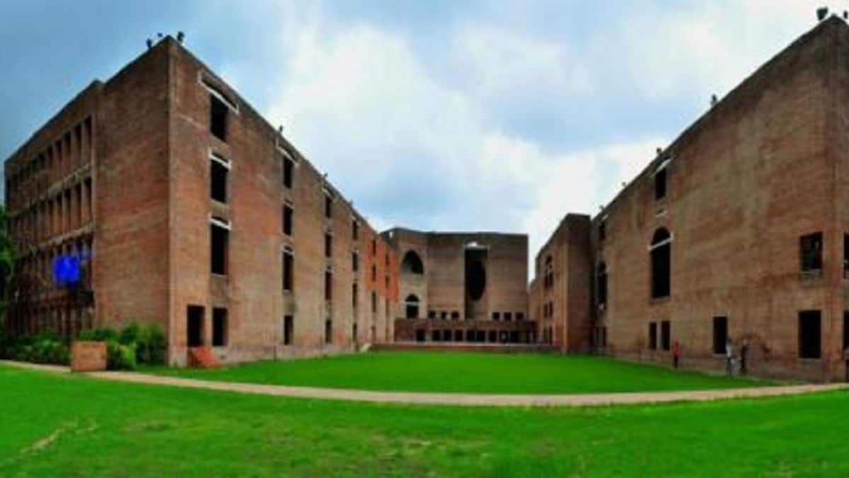 IIM-A: Undisputed topper - Hindustan Times