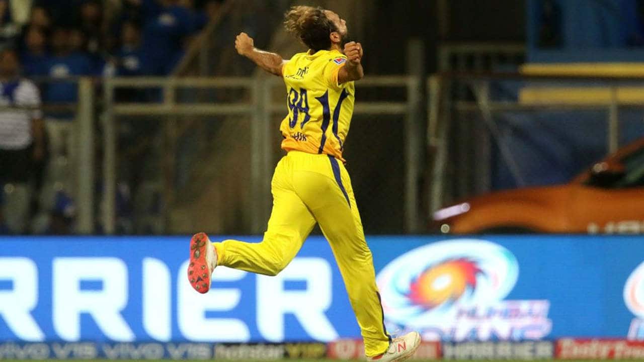 Imarn Tahir continued his good form with ball as he picked the important wicket of Yuvraj Singh in the 8th over as CSK tightened noose on MI. (Image: BCCI, iplt20.com