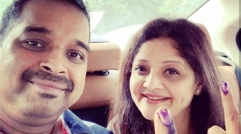 Singer Shankar Mahadevan and his wife Sangeetha. (Image: Shankar Mahadevan/Twitter) , Shankar Mahadevan: While filming âDecoding Shankarâ I could see my life unfolding like a flashback, The World Live Breaking News Coverage & Updates IN ENGLISH
