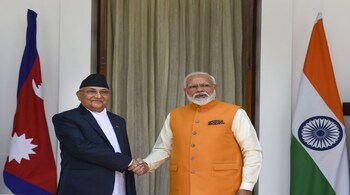 Prime Minister Narendra Modi (Right) with Nepalese Prime Minister KP Sharma Oli 
