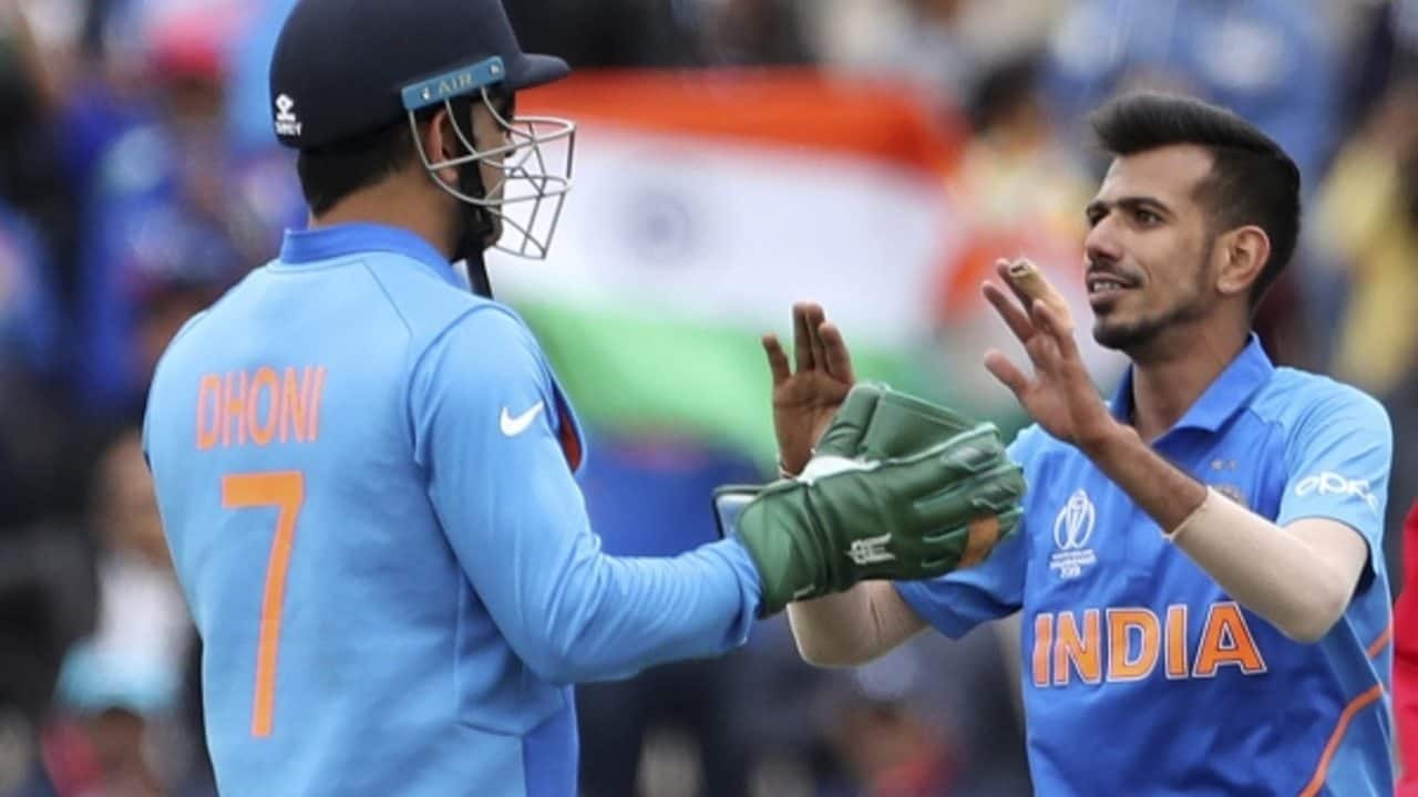 MS Dhoni silently paying tribute to Indian Army at ICC World Cup 2019 MS Dhoni silently paying tribute to Indian Army at ICC World Cup 2019