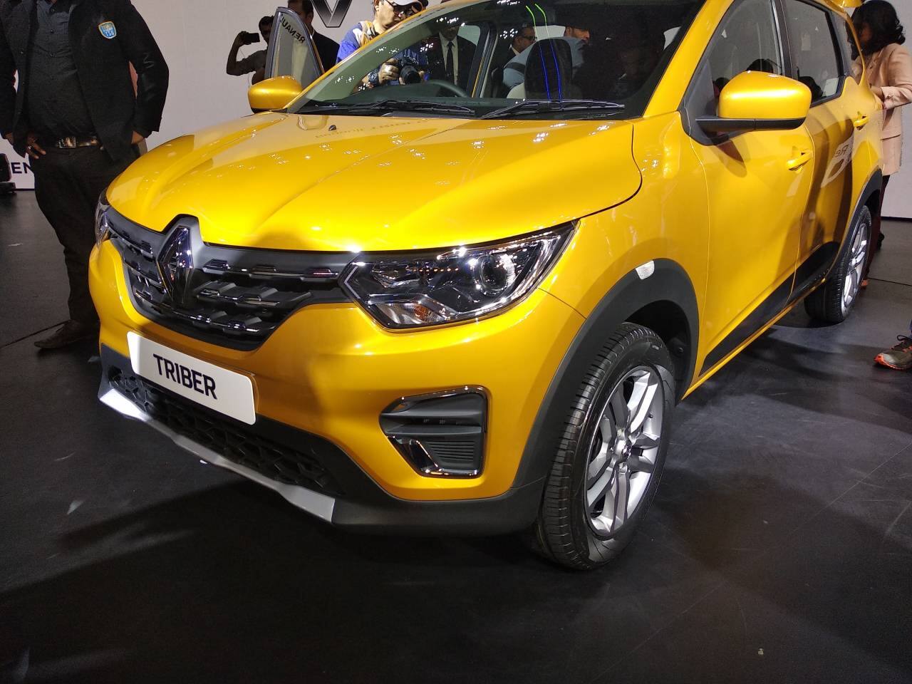 Renault unveils Triber in India: Find out specs and other details here