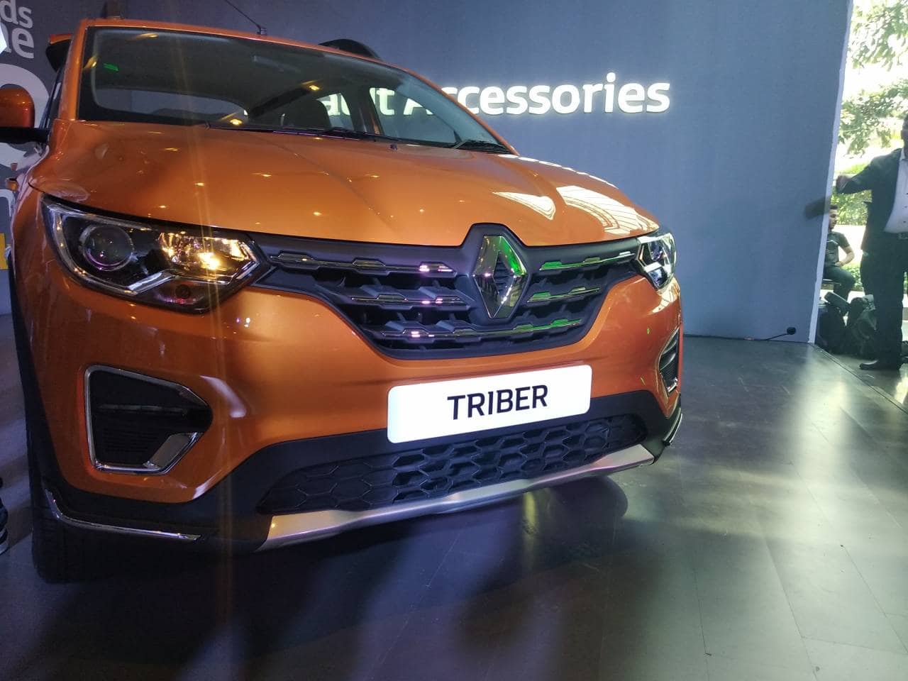 The Triber gets a hands-free smart access card which can be used for opening the doors and engine start/stop button. When the driver walks away from the car it will auto lock itself. (Image: Moneycontrol)