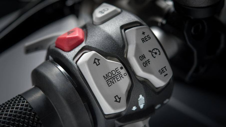 Electronic rider aids in the motorcycle include Vehicle Hold Control (VHC), Power Modes, Ducati Safety Pack (Bosch Cornering ABS + DTC), Ducati Wheelie Control (DWC) and different riding modes including Sport, Touring, Urban and Enduro. These modes can also be further customized as per the rider’s choice. (Image source: Ducati.com)