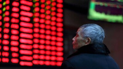 Asian stocks sag with dollar as hawkish Fed spurs recession fears