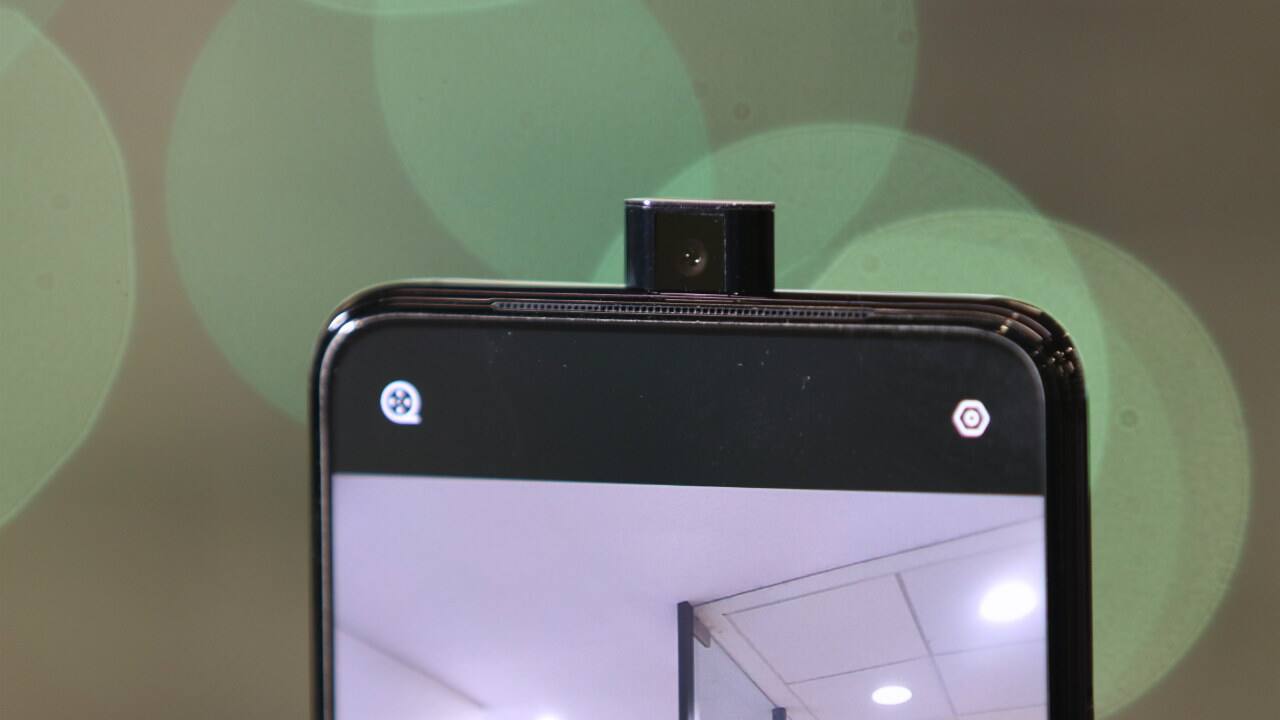 Realme Pop-up camera