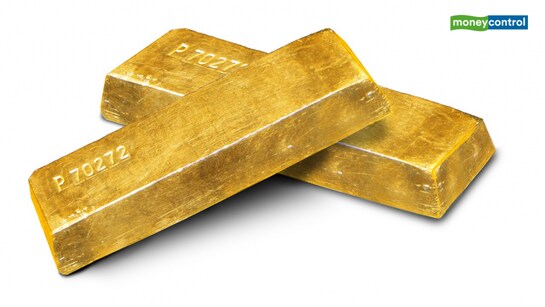 Gold Hovers Near Eight-Year High