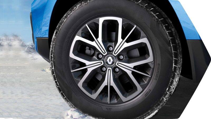 The prices of the compact SUV are unchanged but it gets two new diesel top trims with a price tag of Rs. 12.49 lakhs (ex-showroom). (Image Source: Renault)