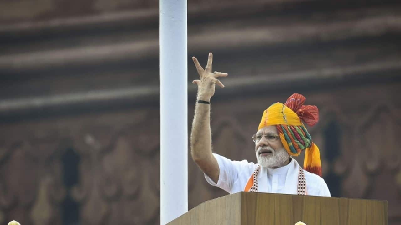 Modi vs Imran Khan: How one PM focused on development in his I-Day speech, the other on resentment Modi vs Imran Khan: How one PM focused on development in his I-Day speech, the other on resentment