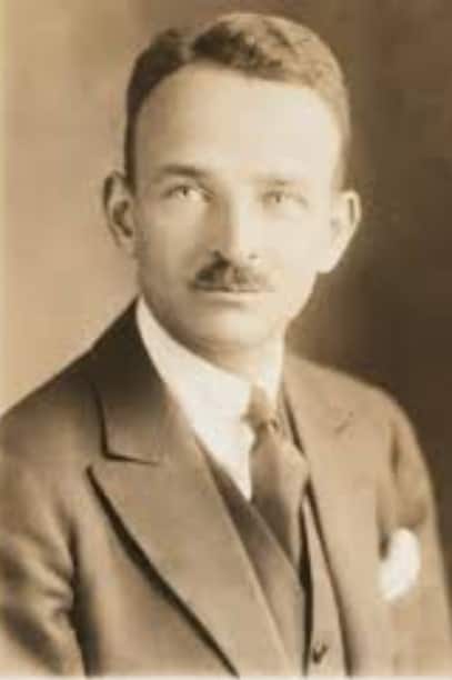 Q4. His career trajectory saw him starting as a director of the U.S. Army's Military Planning Division, to becoming Quartermaster General, during World War II, eventually being promoted to brigadier general. He later became a Harvard Professor , founded “INSEAD” the French Management school, and finally founded ARDC the worlds first publicly owned venture capital firm earning him the sobriquet “Father of Venture Capitalism”. Identify this French-born American Q4. His career trajectory saw him starting as a director of the U.S. Army's Military Planning Division, to becoming Quartermaster General, during World War II, eventually being promoted to brigadier general. He later became a Harvard Professor , founded “INSEAD” the French Management school, and finally founded ARDC the worlds first publicly owned venture capital firm earning him the sobriquet “Father of Venture Capitalism”. Identify this French-born American