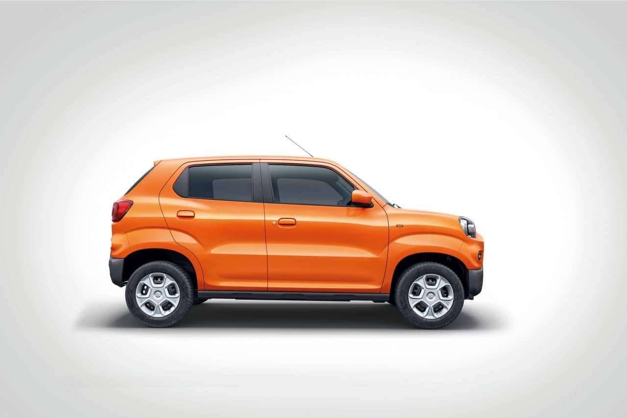 Built on the Heartech platform S-Presso is Maruti Suzuki’s indigenously conceived, designed and developed vehicle that is made for India as well as the world. The name S-PRESSO is inspired from the universally favourite coffee drink – Espresso. At length of 3565mm and width of 1520mm the S-Presso in is smaller and narrower but taller than the Renault Kwid (Image: Maruti Suzuki)