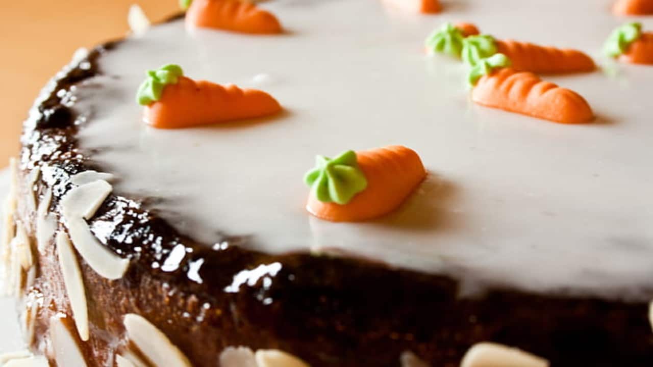 New summer flavour going on trend 🌸 . 🎀🎀 . . On frame: rose pistachio  cake . . Dm for orders and details ☺️📨 . . . . #nakshatrachocolates… |  Nakshatra Chocolates ,handicrafts and event management  (@nakshatra_chocolates01) on Instagram