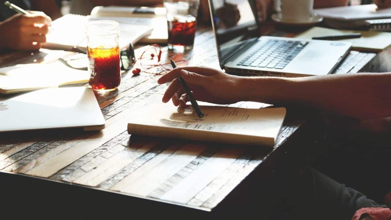 Q15. This is an excerpt from a part of a list. What do they mean? I’LL BE BACK ICE ICE ICECREAM HABIT INBETWEENS INCA MESSAGE INDIAN BOY INDIAN HAY