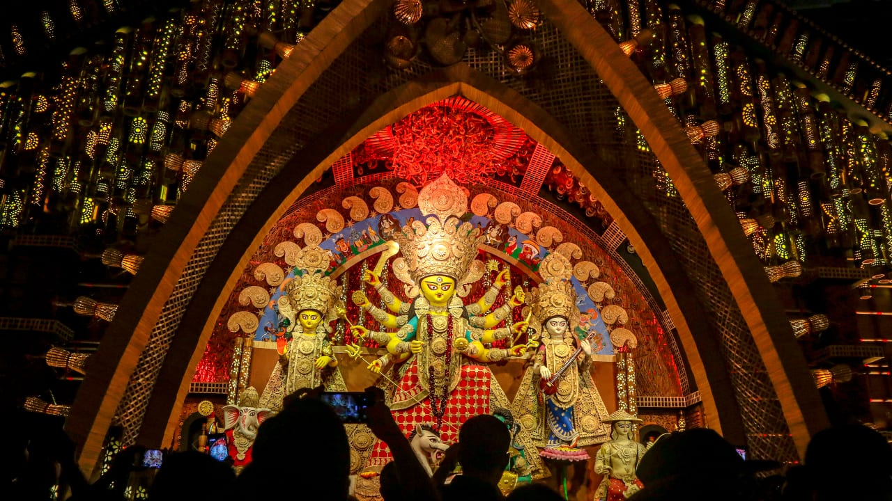 Maha Navami 2025 Date: When is Navami in Bengal - September 30 or October 1? Know Puja Timings and more