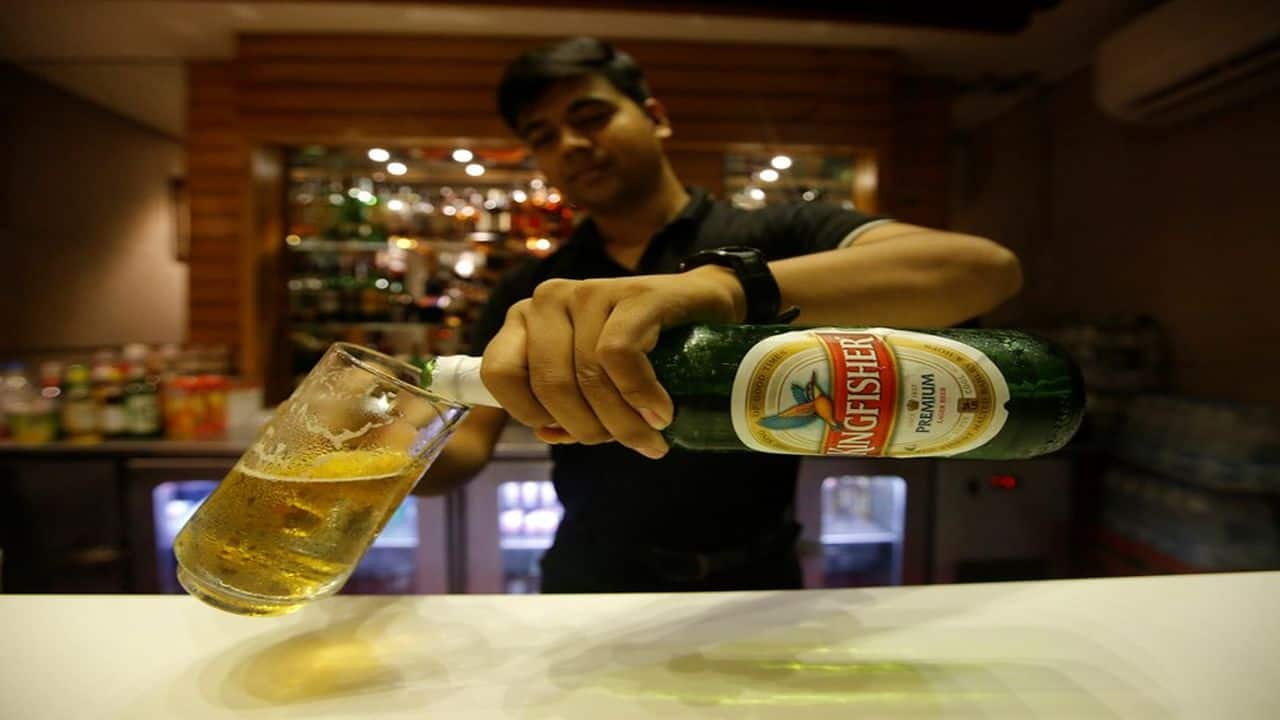 Bar owners welcome Maharashtra government’s move to cut license fee Bar owners welcome Maharashtra government’s move to cut license fee