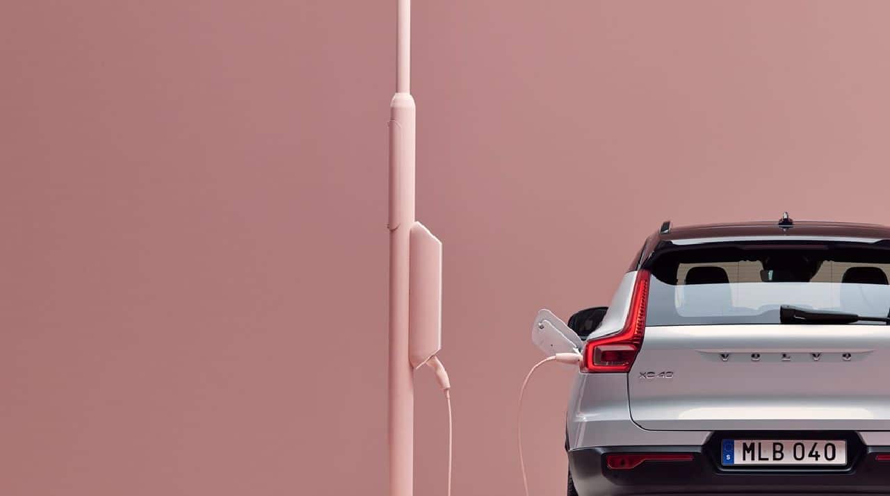 Volvo XC40 charging EV