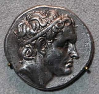 Q18. It was a rich and powerful Greek city in Aeolis. During the Hellenistic period, it became the capital of the Kingdom under the Attalid dynasty in 281–133 BC, who transformed it into one of the major cultural centers of the Greek world. Many remains of its impressive monuments can still be seen. It was also an Oxford-based publishing house, founded by Paul Rosbaud and Robert Maxwell, that published scientific and medical books and journals. Originally called Butterworth-Springer, it is now an imprint of Elsevier.