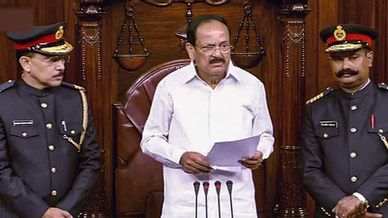 DMK accuses Venkaiah Naidu of 'saffronising' Tamil poet Thiruvalluvar DMK accuses Venkaiah Naidu of 'saffronising' Tamil poet Thiruvalluvar
