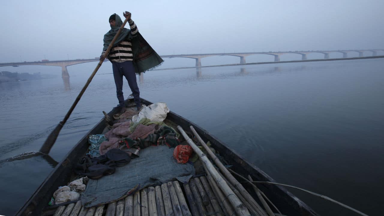 No 2, Bihar | 75 percent citizens from Bihar had to pay a bribe, out of which 50 percent had to bribe officials multiple times. 25 percent paid bribes just once or twice while 25 percent said they got their work done without having to resort to a bribe. (Image: Reuters, for representational purposes)