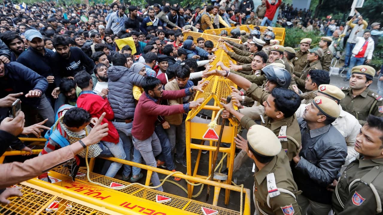 BJP leader Kapil Mishra gives Delhi Police 3-day ultimatum to clear streets of anti-CAA protesters BJP leader Kapil Mishra gives Delhi Police 3-day ultimatum to clear streets of anti-CAA protesters