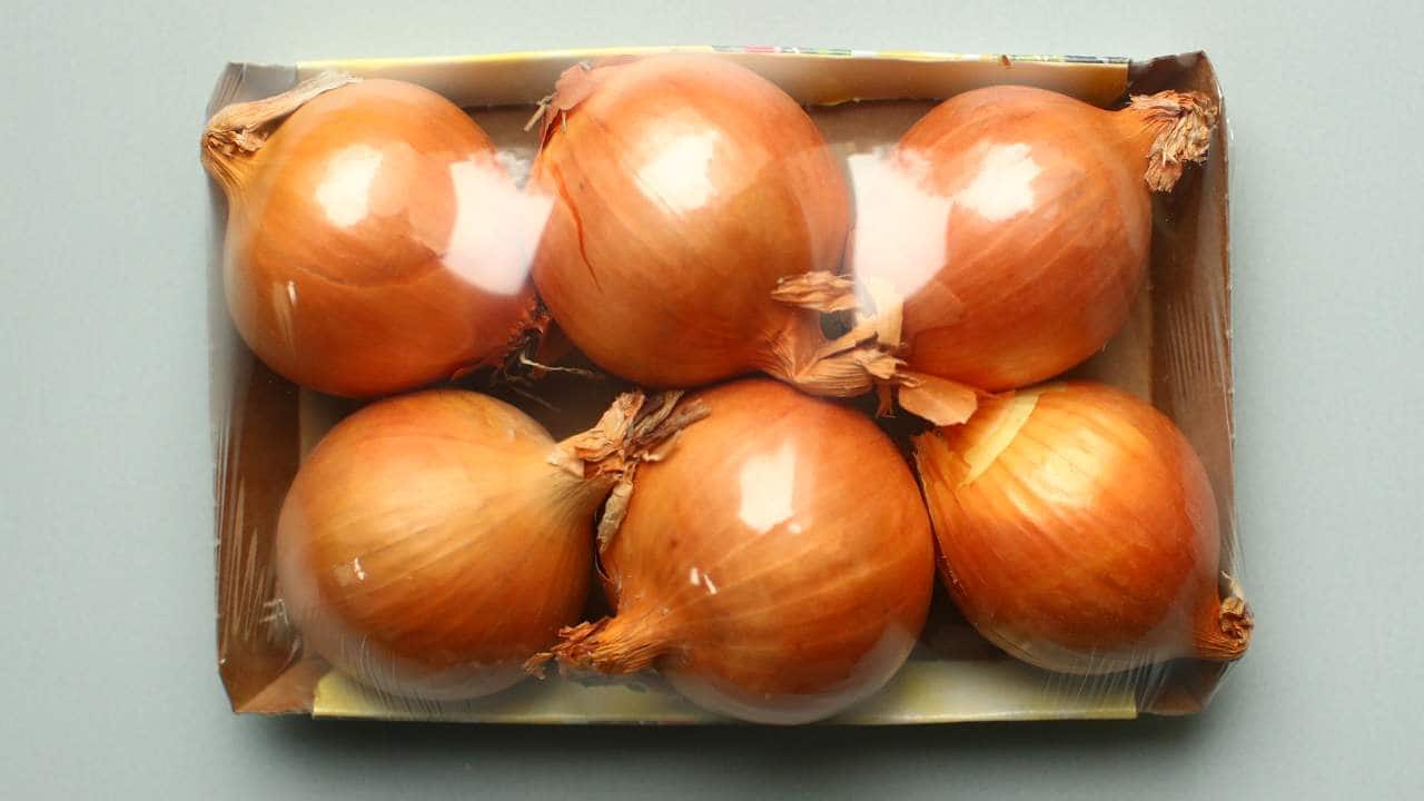 In-Depth | When onion made India cry: How onion price rise affects politics, business and the common man In-Depth | When onion made India cry: How onion price rise affects politics, business and the common man
