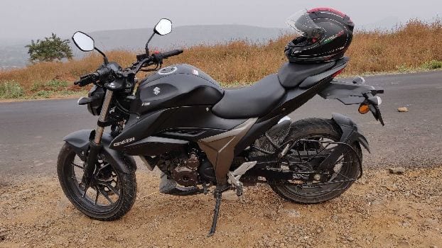 Suzuki gixxer 250 discount on road price