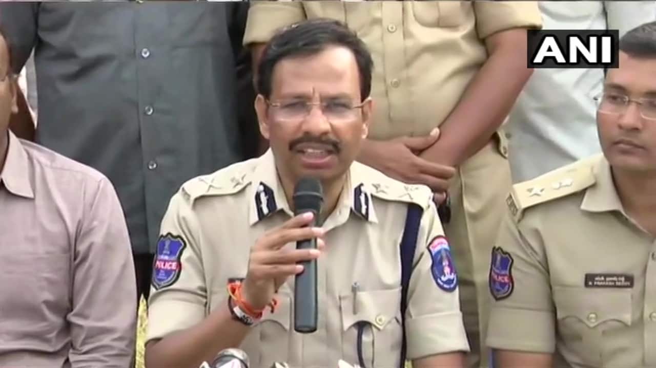 Cyberabad cops in soup for replying to tweet about 'jihadis in Hyderabad's IT firms' Cyberabad cops in soup for replying to tweet about 'jihadis in Hyderabad's IT firms'