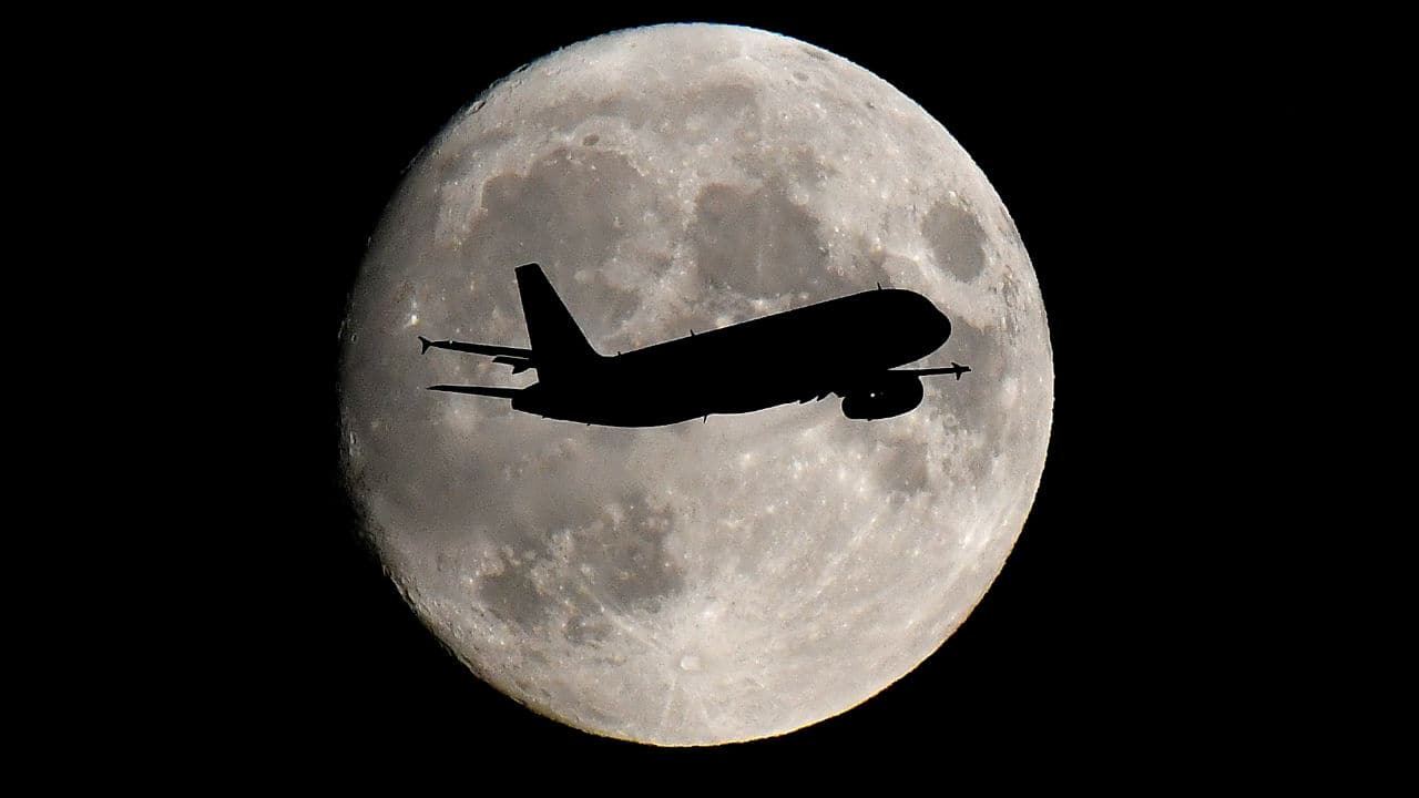 Airlines, passengers, crew face the heat for COVID-19 cases, legal eagles divided on blame/liability Airlines, passengers, crew face the heat for COVID-19 cases, legal eagles divided on blame/liability