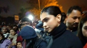 Deepika Padukone visits JNU campus as students protest against violence by masked miscreants which had left many injured. (Image: ANI)