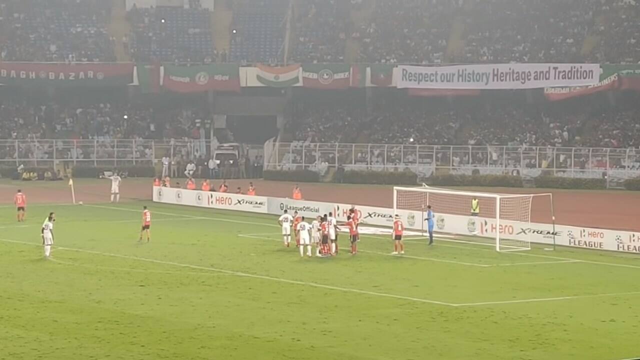 Fans of arch rivals East Bengal, Mohun Bagan unite in anti-CAA protests during Kolkata derby