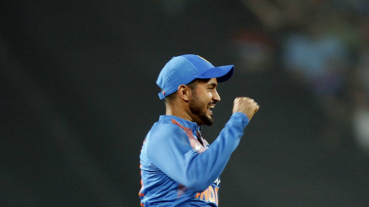 Sri Lanka's start went from bad to worse as Manish Pandey affected the run-out of Oshada Fernando in the 4th over reducing the visitors to 15/3. (Image: AP) Sri Lanka's start went from bad to worse as Manish Pandey affected the run-out of Oshada Fernando in the 4th over reducing the visitors to 15/3. (Image: AP)