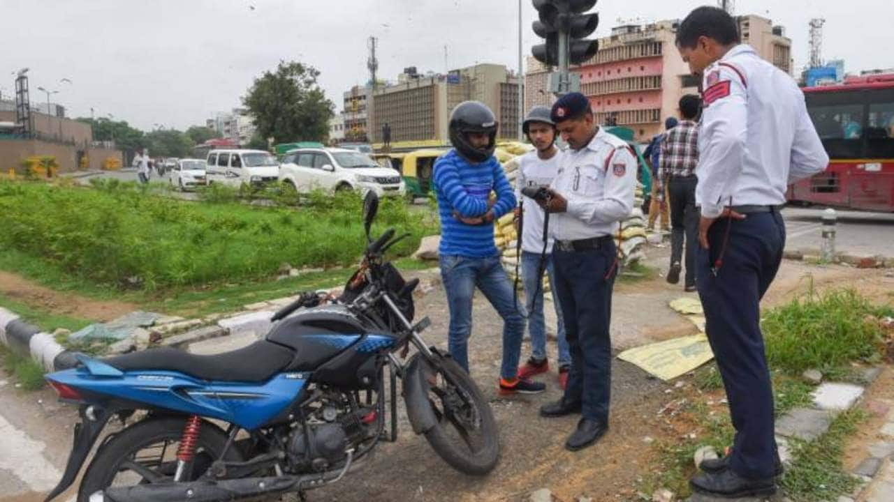 His Highness...: Pune Police reaction to 'fancy' number plate wins over Twitter users His Highness...: Pune Police reaction to 'fancy' number plate wins over Twitter users