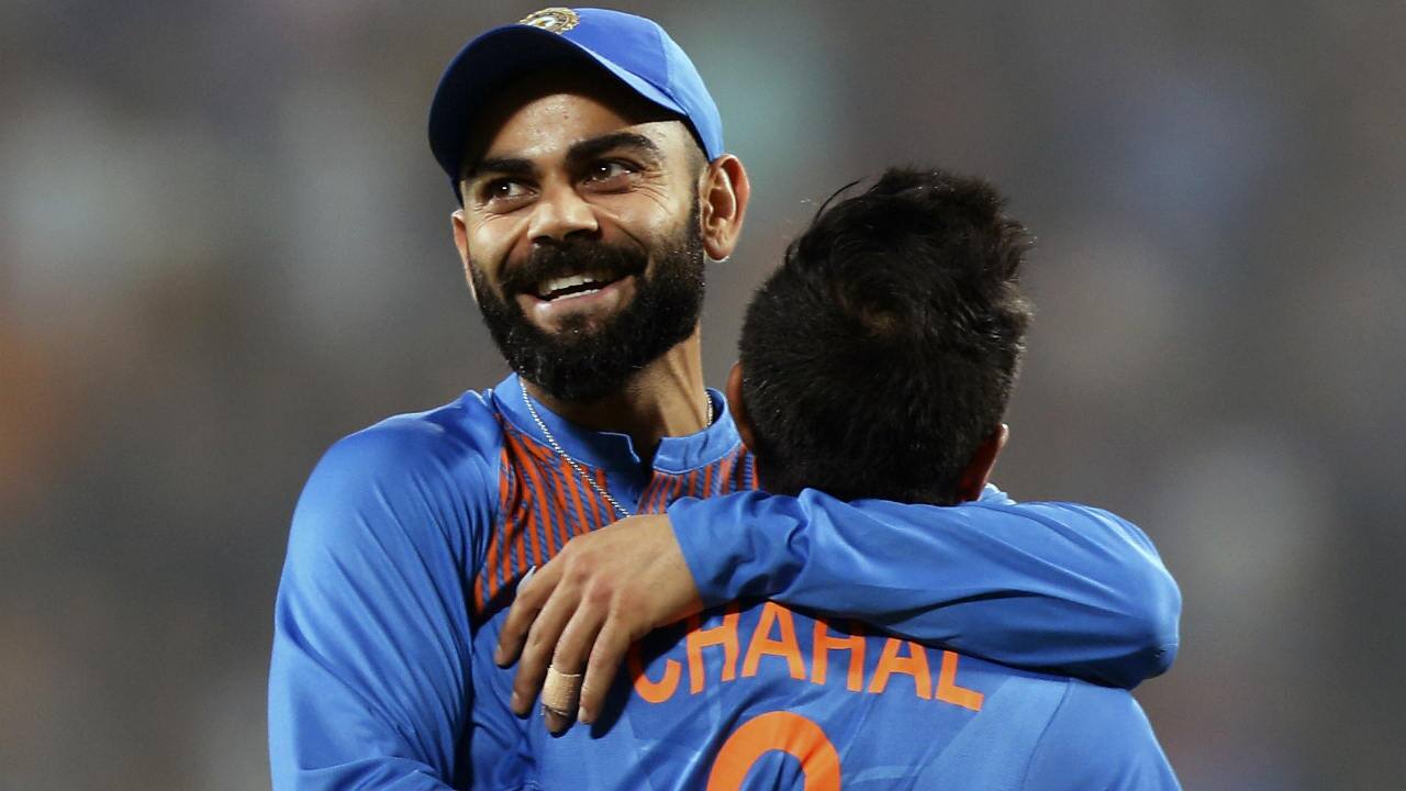 Thakur picked up his 2nd wicket of the evening when he took the catch of Dasun Shanaka off his own bowling in the 14th over. Yuzvendra Chahal then effected the run out of Hasaranga just 2 balls later. Shanaka returned with 9 and Hasaranga walked back with a duck as Sri Lanka were reduced to 110/7. (Image: AP) Thakur picked up his 2nd wicket of the evening when he took the catch of Dasun Shanaka off his own bowling in the 14th over. Yuzvendra Chahal then effected the run out of Hasaranga just 2 balls later. Shanaka returned with 9 and Hasaranga walked back with a duck as Sri Lanka were reduced to 110/7. (Image: AP)