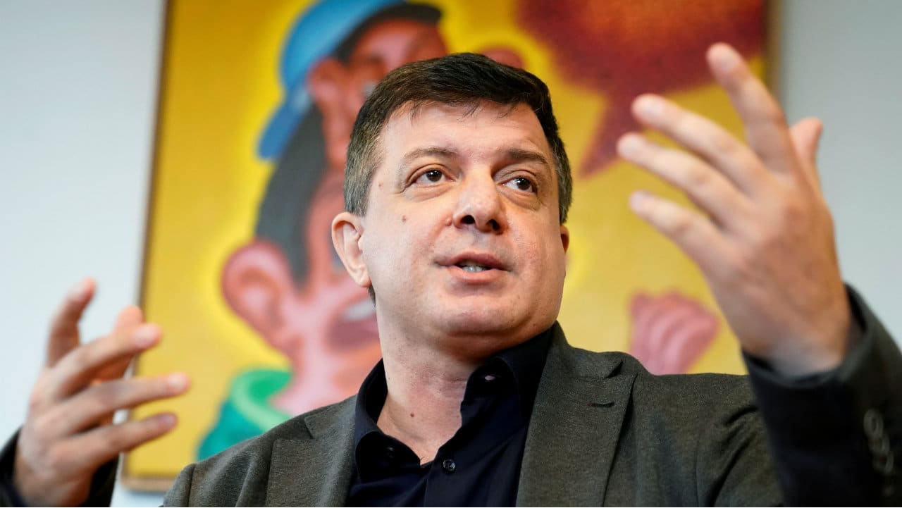 Q13. David Datuna a Georgian born American performance artist, called his latest performance as that of a Hungry Artist. It was quite a costly performance and he almost got arrested for it. What did he do? (Image: Reuters)