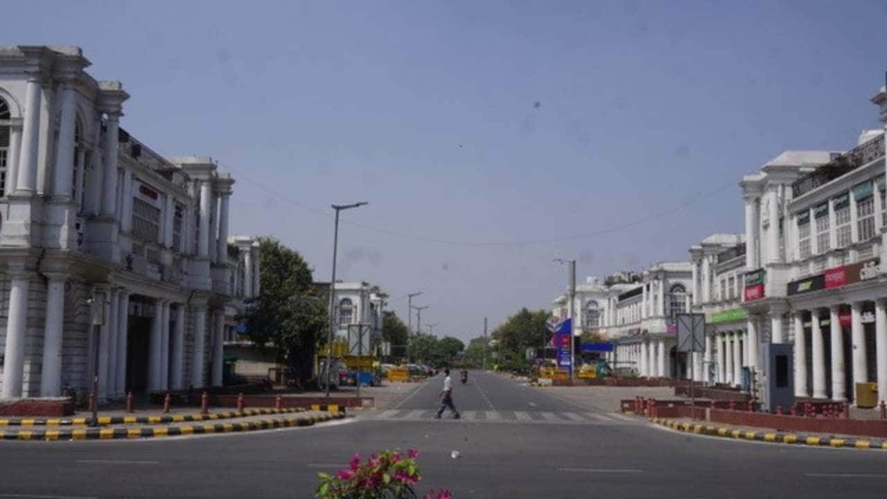 Autos and taxis were a rare sight due to the support extended by various unions representing such vehicles to PM Modi's appeal for Janata curfew. (Photo: Shome Basu)