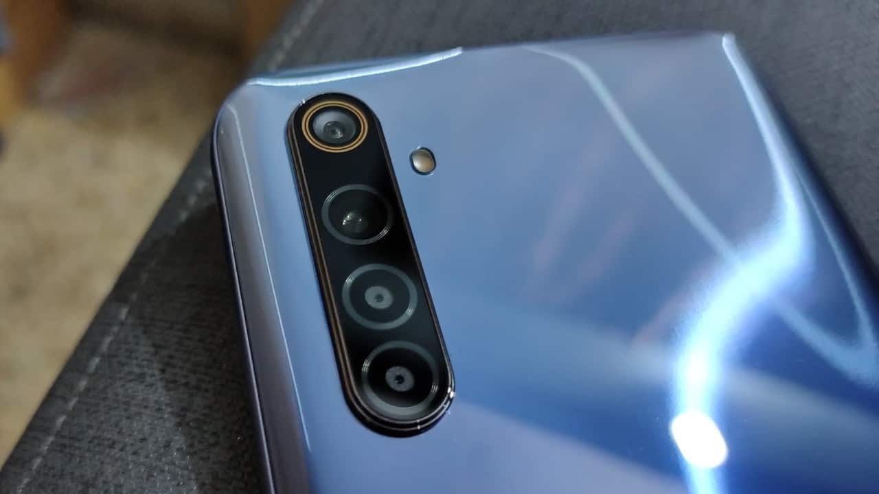 It isn’t hard to see why Realme is referring to this device as a successor to the Realme 5 Pro, rather than the Realme 5. The Realme 6 gets a quad-camera setup on the back with a 64-megapixel camera at the helm. The other three sensors include an 8-megapixel ultrawide lens and two 2-megapixel depth and macro sensors. On the front, the hole punch notch houses a 16-megapixel, f/2.0 shooter. 