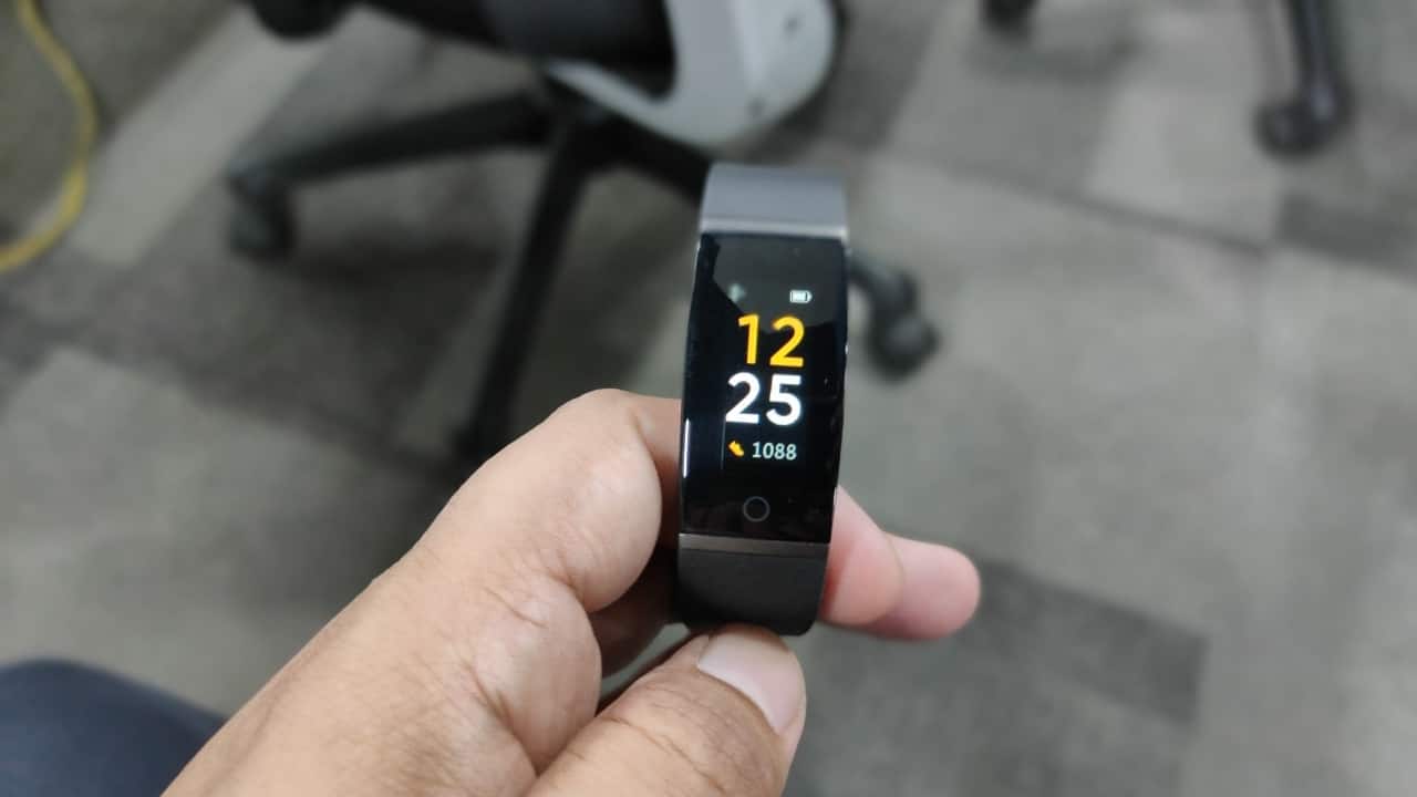 Realme Brunei - Which one would you choose? realme Watch or realme Band?  #realmeWatch - $109 #realmeBand - $49 | Facebook