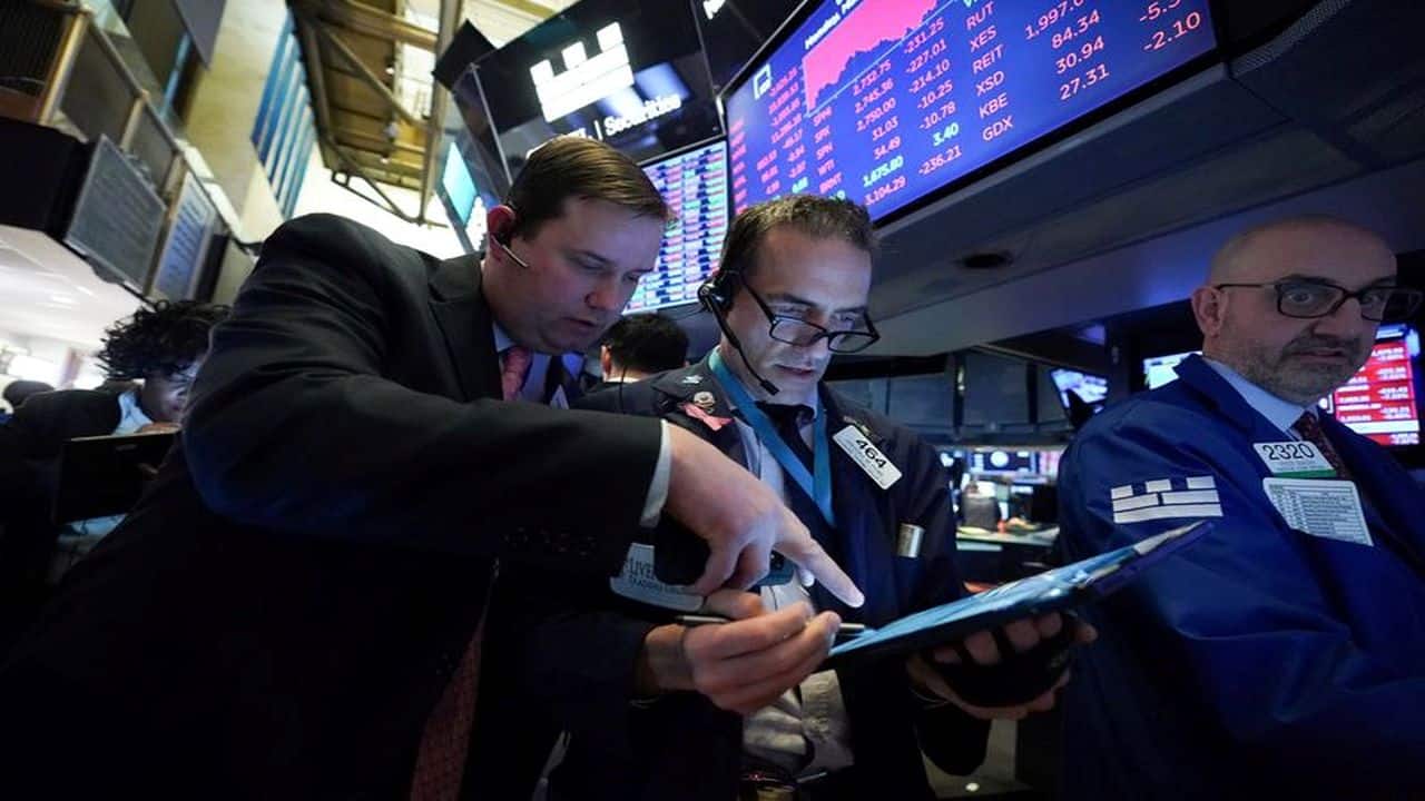 Frenetic rush to resolve sovereign debt crises keeps Wall Street jittery
